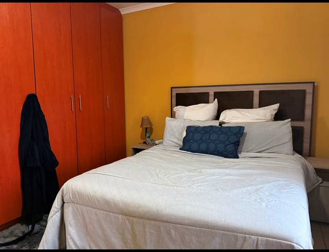 2 BEDROOM APARTMENT FOR SALE IN WATERVAL EAST